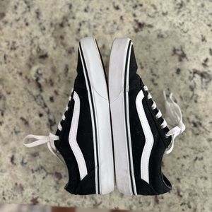 Women’s Vans 7.5